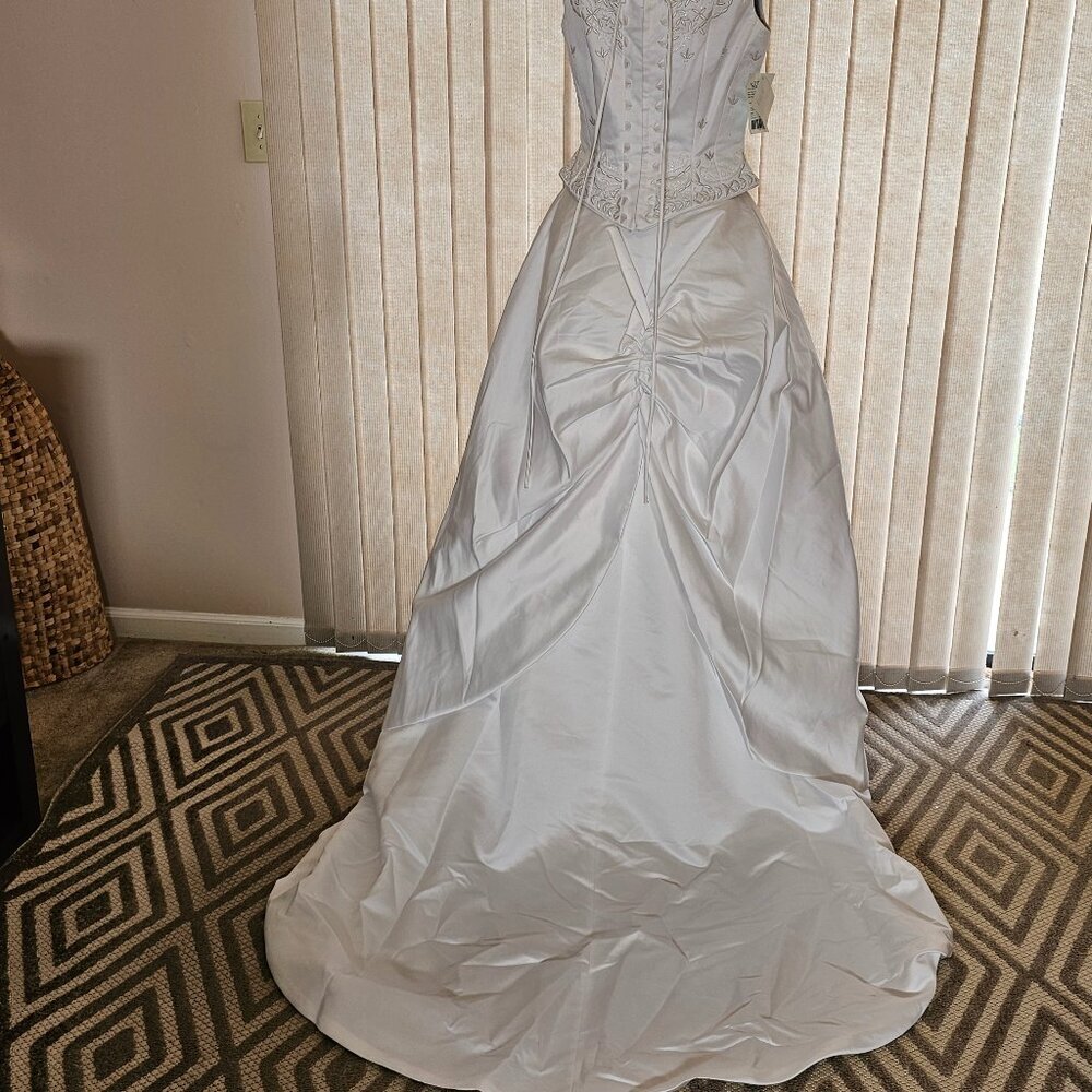 Pronovias White Wedding‎ Dress 12 NWT - Picture 3 of 7